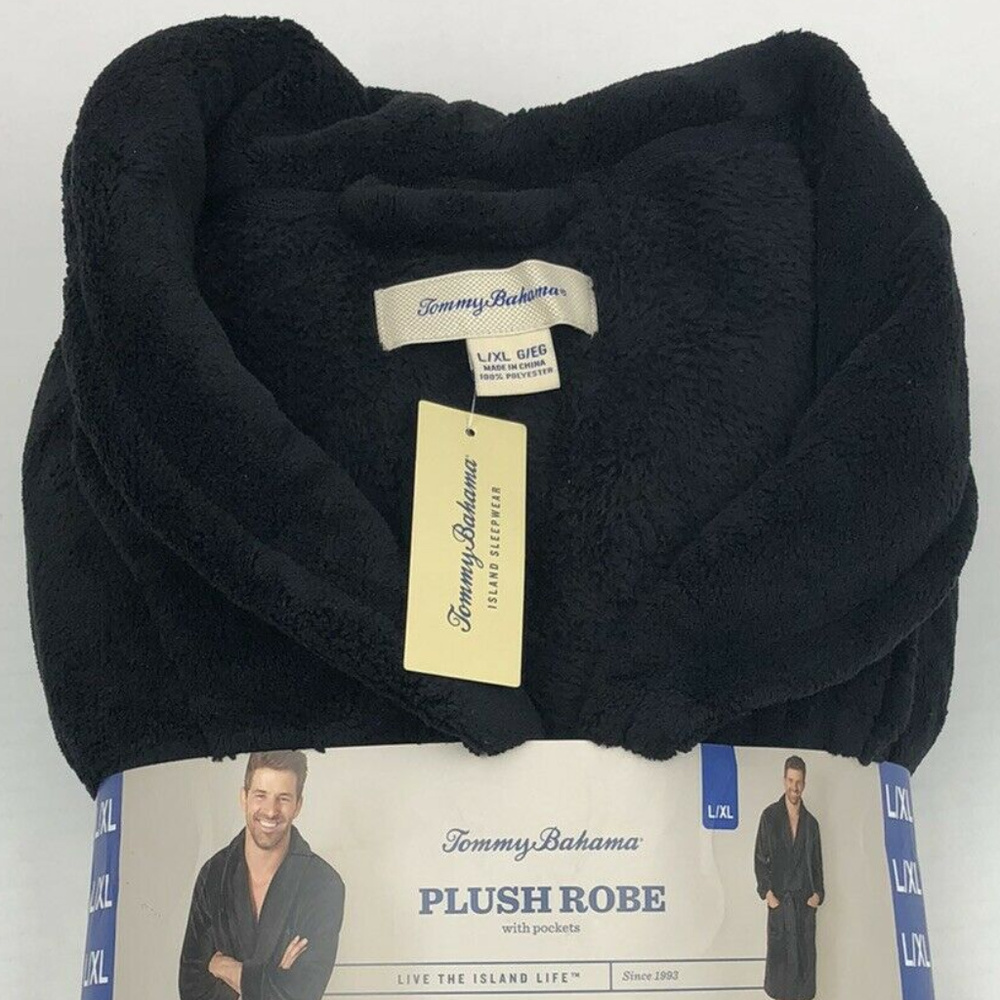 Tommy Bahama Men's Soft Plush Robe, Black - Picture 7 of 7